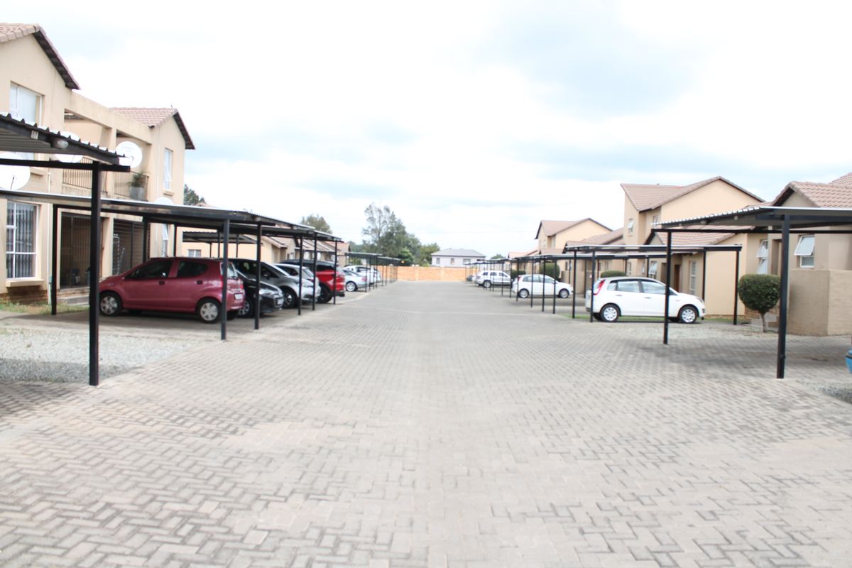 Charming simplex in Secure Estate in Albertsdal, Alberton—perfect for first-time buyers or investor - Photo 3