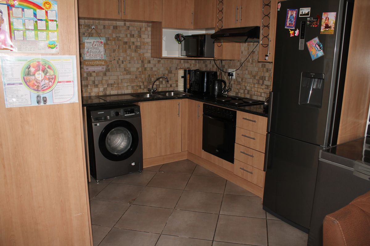 Charming simplex in Secure Estate in Albertsdal, Alberton—perfect for first-time buyers or investor - Photo 5