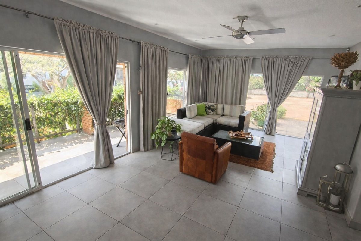 Dual Mandate. Beautiful Family Home with Scenic Views in Rockcliff Estate - Photo 4