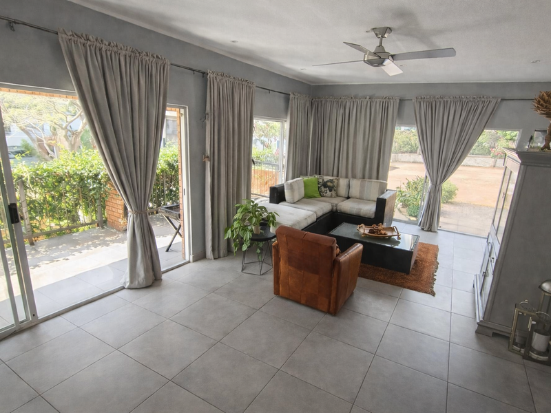 Dual Mandate. Beautiful Family Home with Scenic Views in Rockcliff Estate - Photo 4