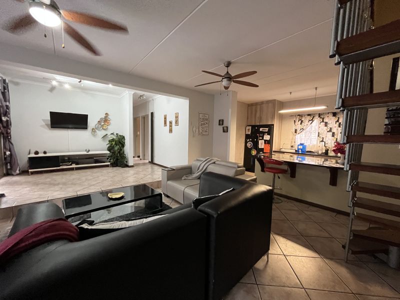 Secure Family Living - Photo 4