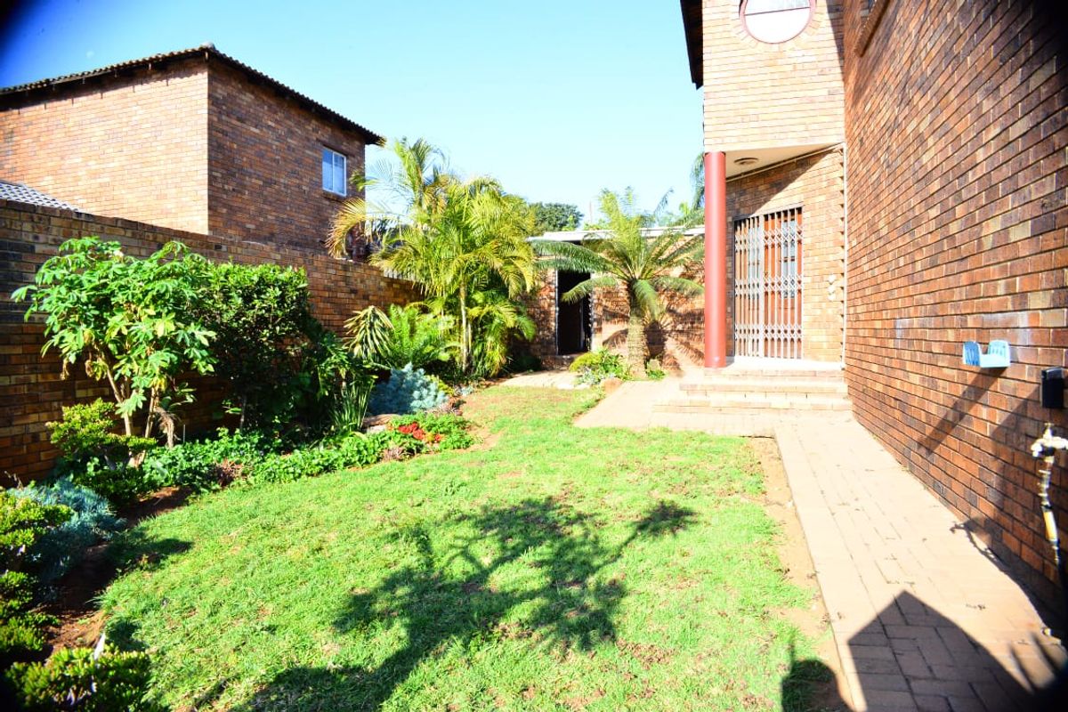 Secure Family Living - Photo 2