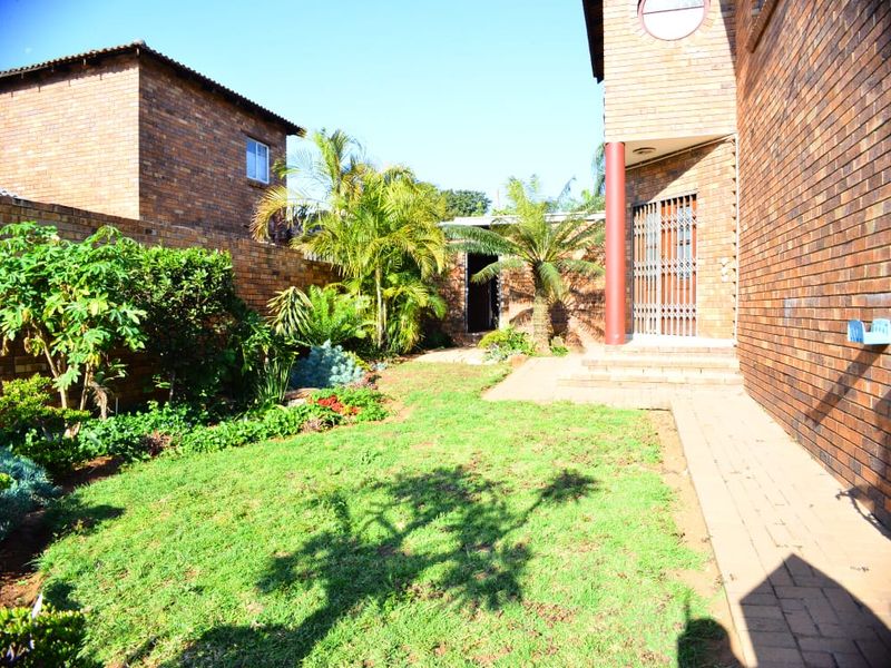 Secure Family Living - Photo 2