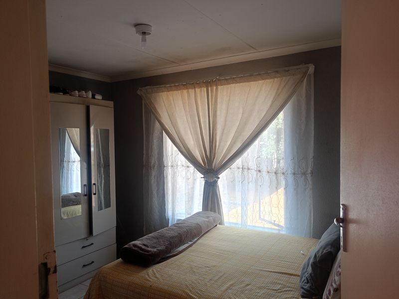 Freehold For Sale In Vereeniging - Photo 9
