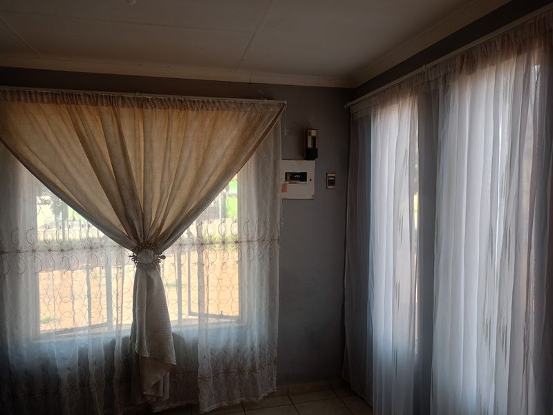Freehold For Sale In Vereeniging - Photo 8