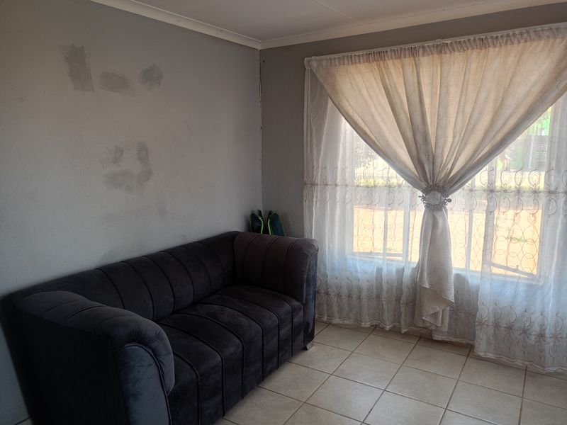 Freehold For Sale In Vereeniging - Photo 2