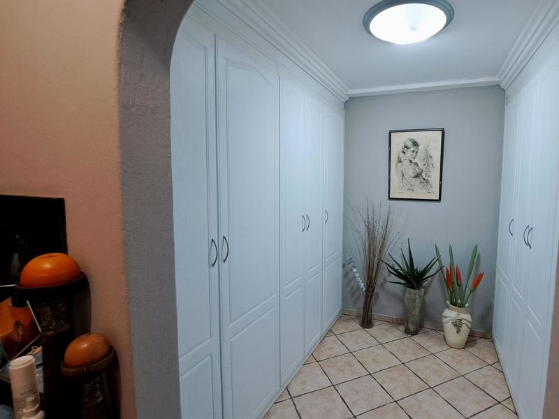 Elegant Cluster Living in Exclusive East Village Estate-Sunward Park - Photo 9