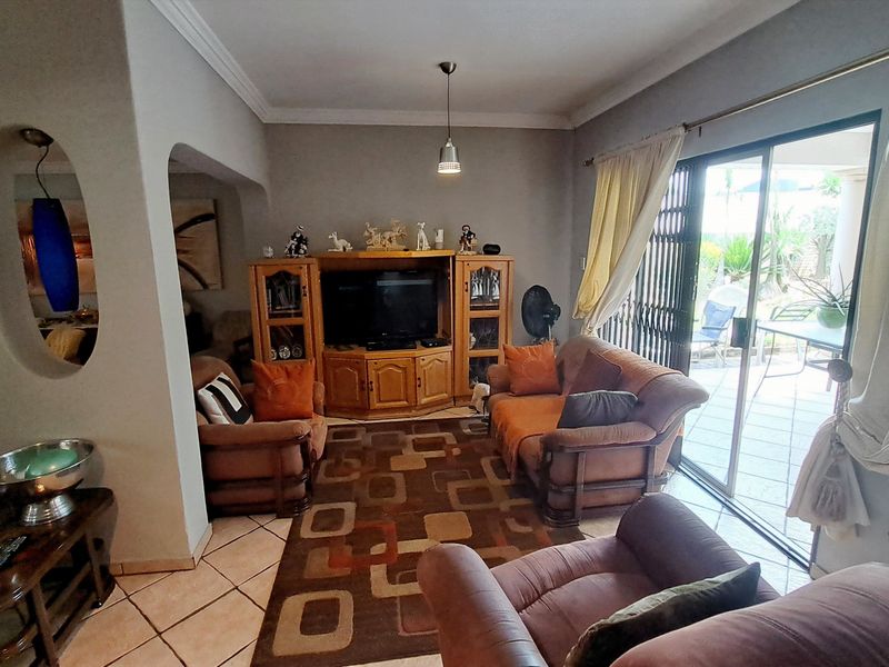 Elegant Cluster Living in Exclusive East Village Estate-Sunward Park - Photo 8
