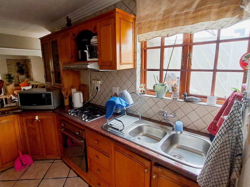 Elegant Cluster Living in Exclusive East Village Estate-Sunward Park - Photo 4