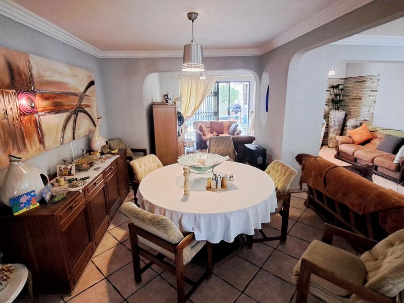 Elegant Cluster Living in Exclusive East Village Estate-Sunward Park - Photo 6