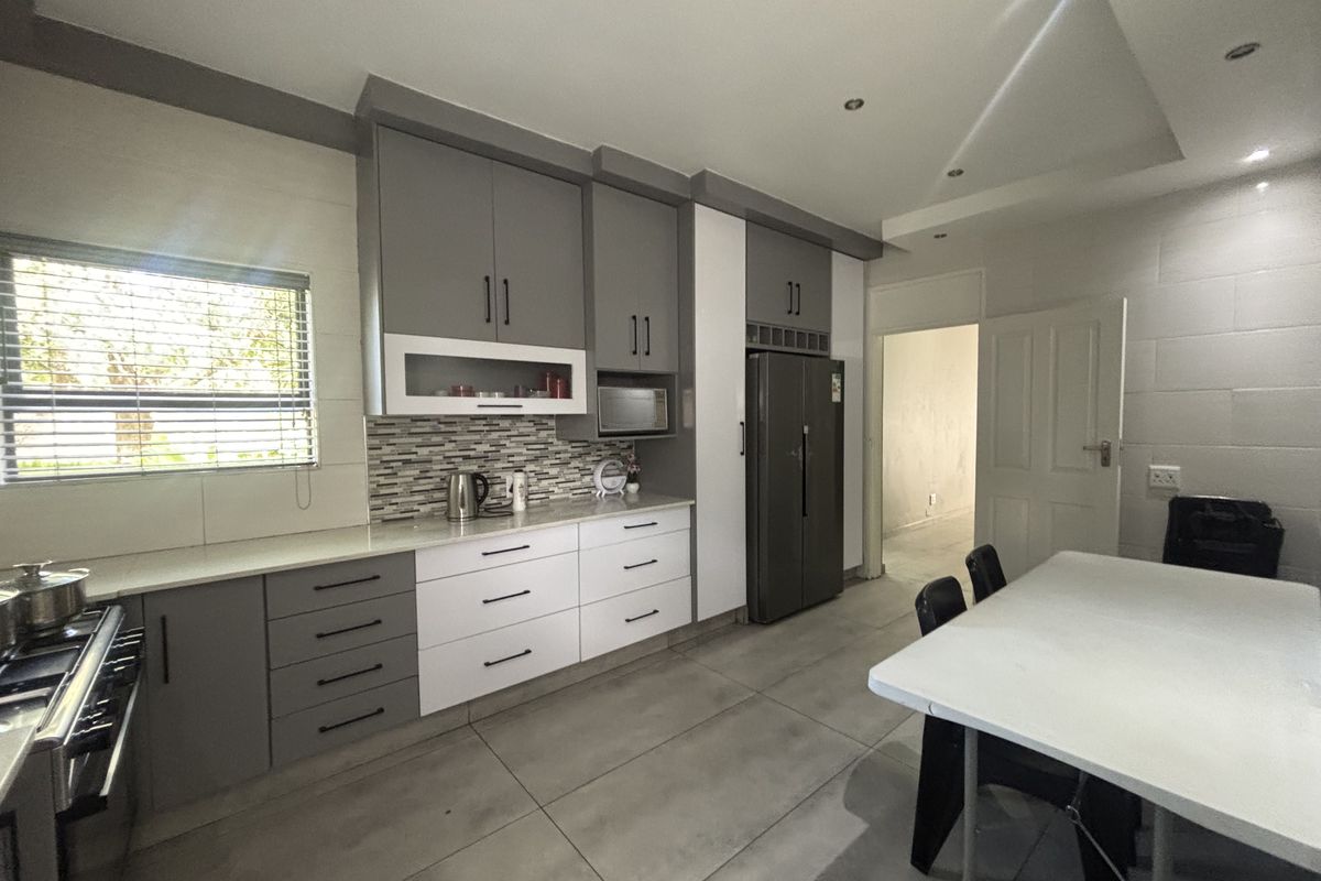 Newly Renovated Home - Photo 4