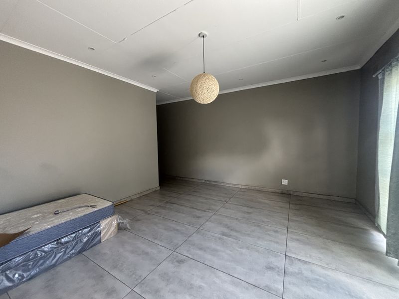 Newly Renovated Home - Photo 6