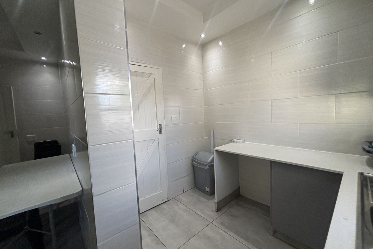 Newly Renovated Home - Photo 5