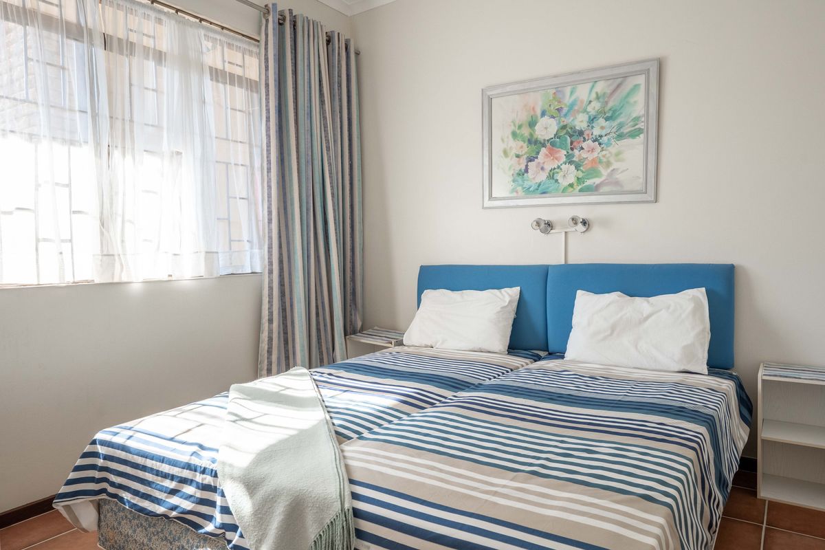 Prime Position, Sea Views & Golf Course Outlook - Photo 4