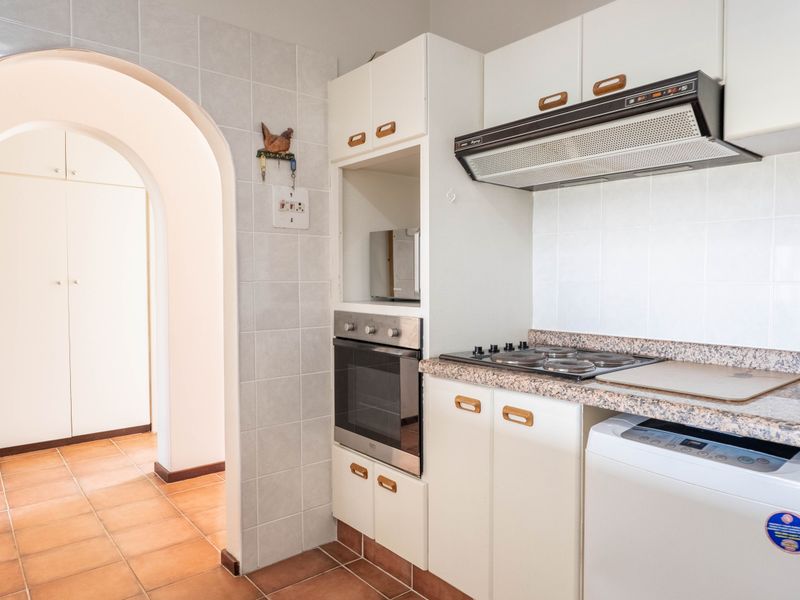 Prime Position, Sea Views & Golf Course Outlook - Photo 8