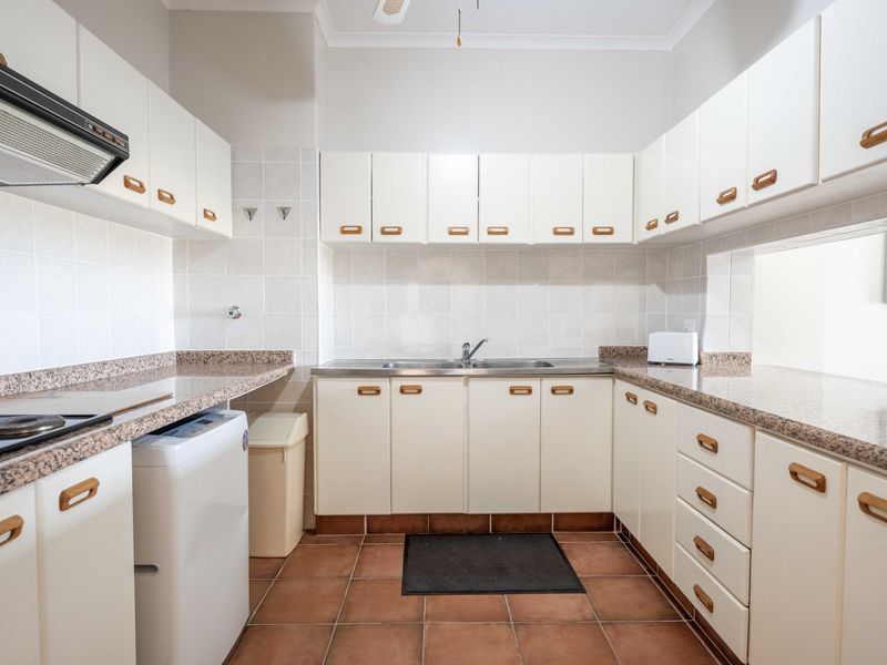 Prime Position, Sea Views & Golf Course Outlook - Photo 7