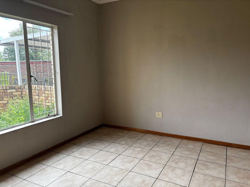 Low-maintenance gem in Aliwal North - Photo 9