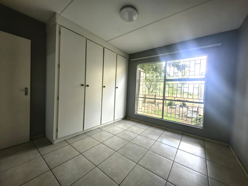 Modern, Renovated Townhouse in High-Demand Safari Gardens - Photo 10