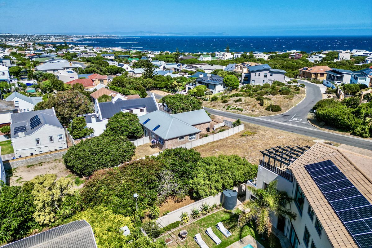 Rare Elevated Stand with Panoramic Mountain & Sea Views - Photo 4