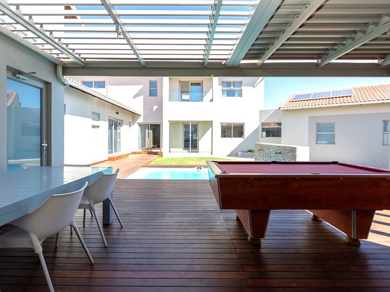 One Home, Many Lifestyles, Boat Garaging and True Privacy - Photo 4