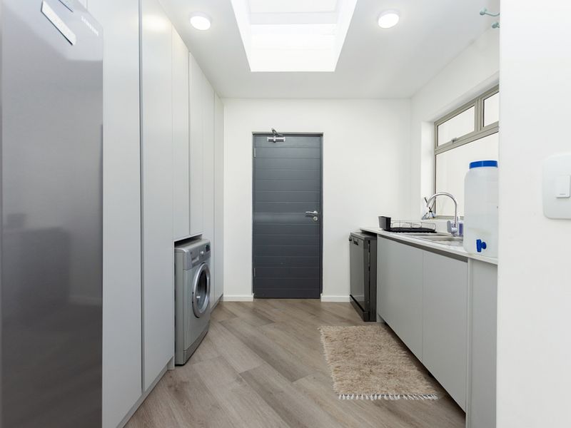 One Home, Many Lifestyles, Boat Garaging and True Privacy - Photo 8