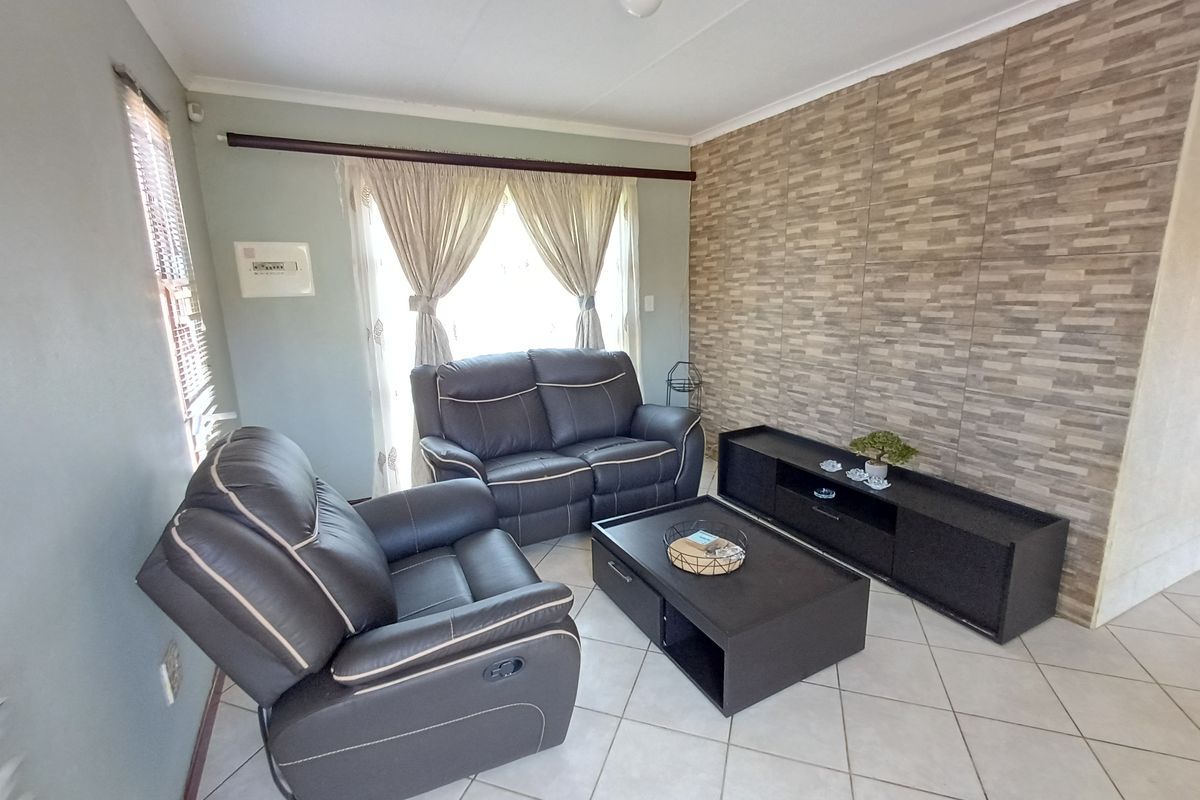 Comfortable Freehold Home in The Orchards - Photo 2