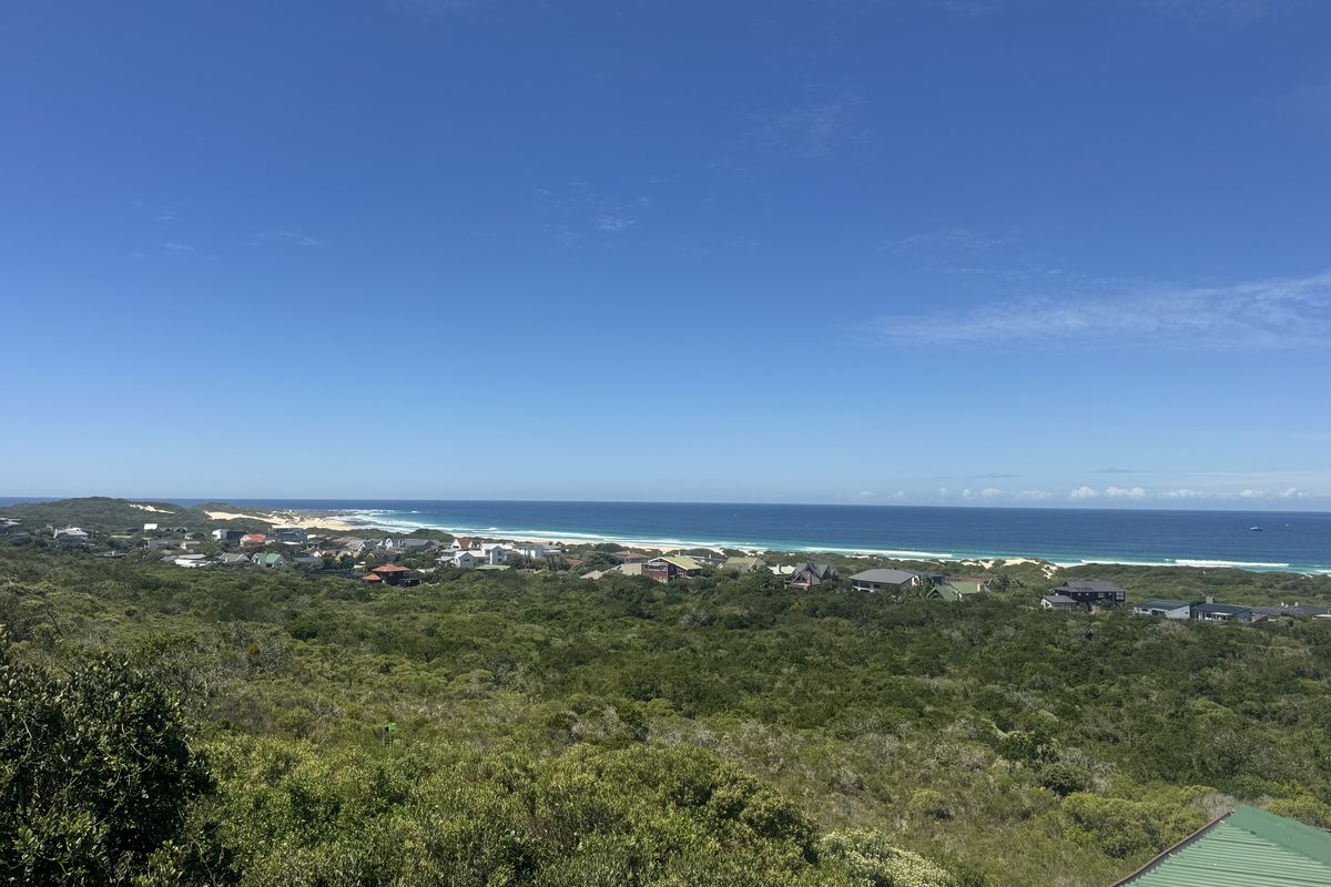 Idyllic coastal bush sanctuary in a low density aviation estate. - Photo 2