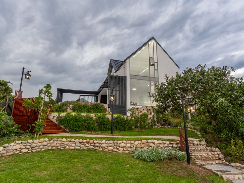 Absolute Prime Position with stunning views! - Photo 3