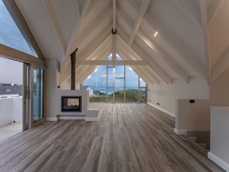 Absolute Prime Position with stunning views! - Photo 4