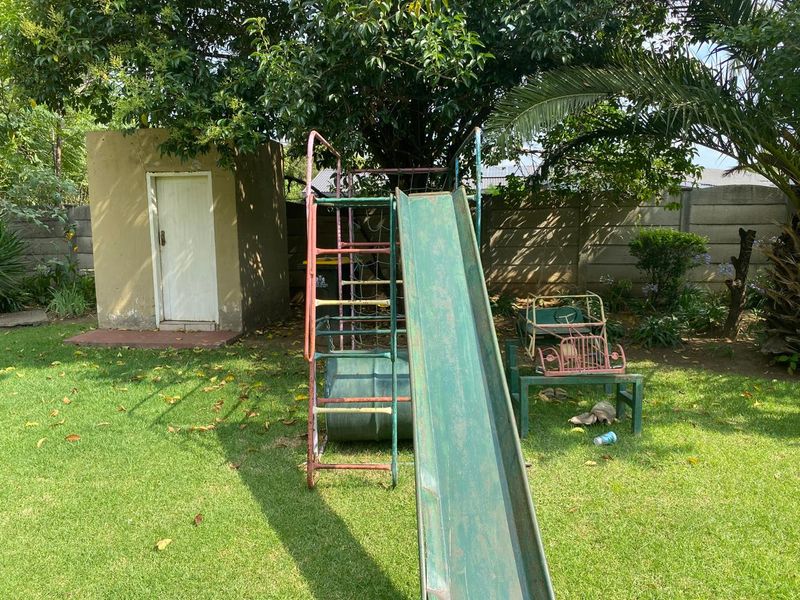 Stunning 8-bedroom home in Bedworth Park, Vereeniging—spacious living, walking distance from  Vut - Photo 4