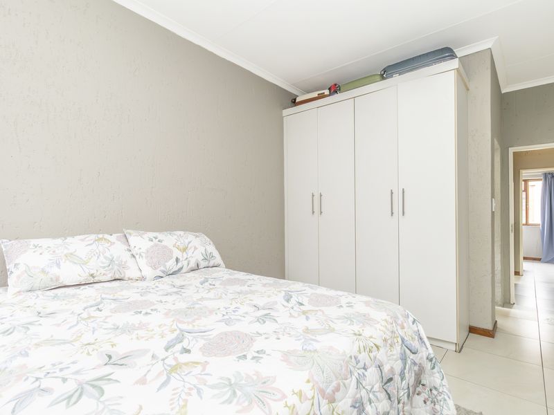 Immaculate Lock and Go- On Show By Appointment - Photo 9