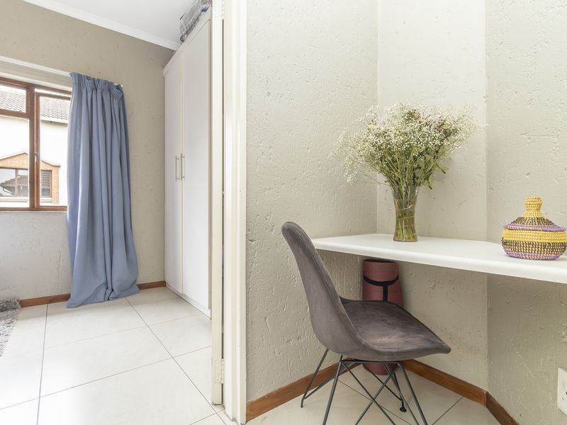 Immaculate Lock and Go- On Show By Appointment - Photo 8