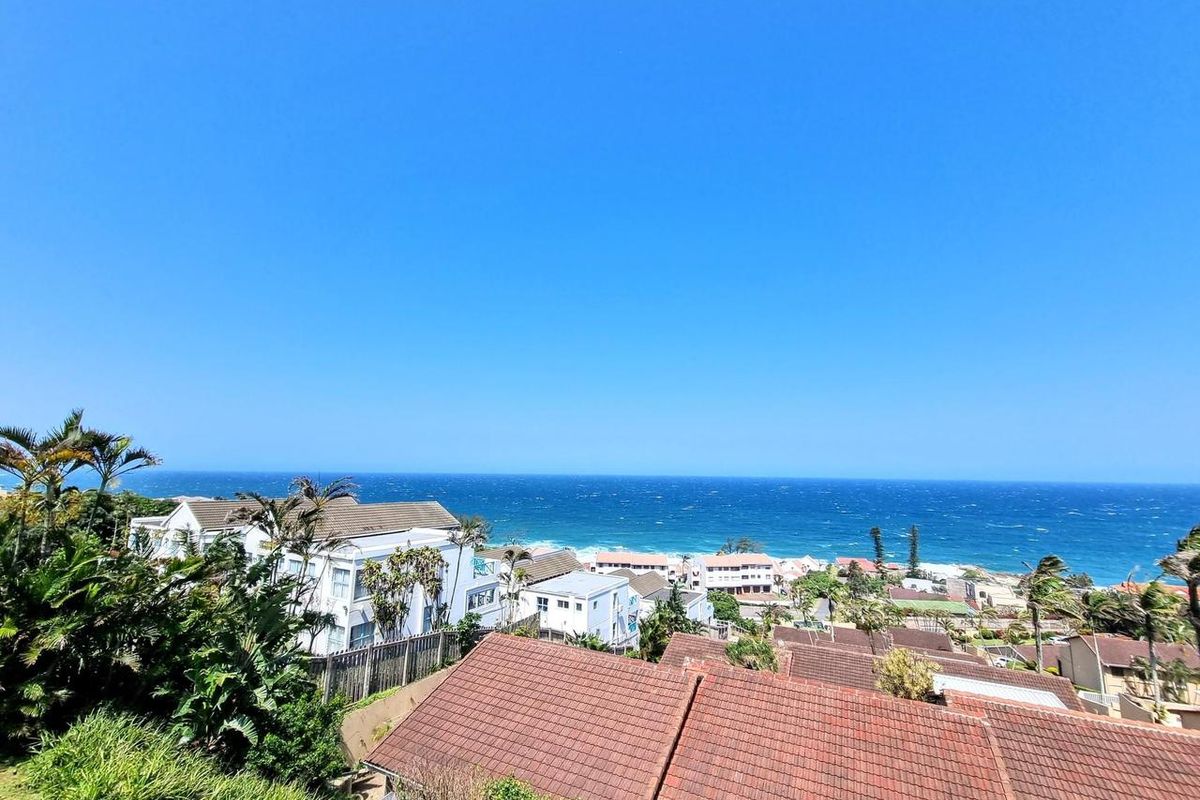 Stunning Coastal Retreat - Photo 3