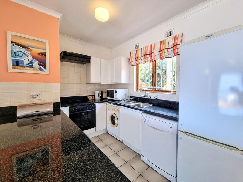 Stunning Coastal Retreat - Photo 5