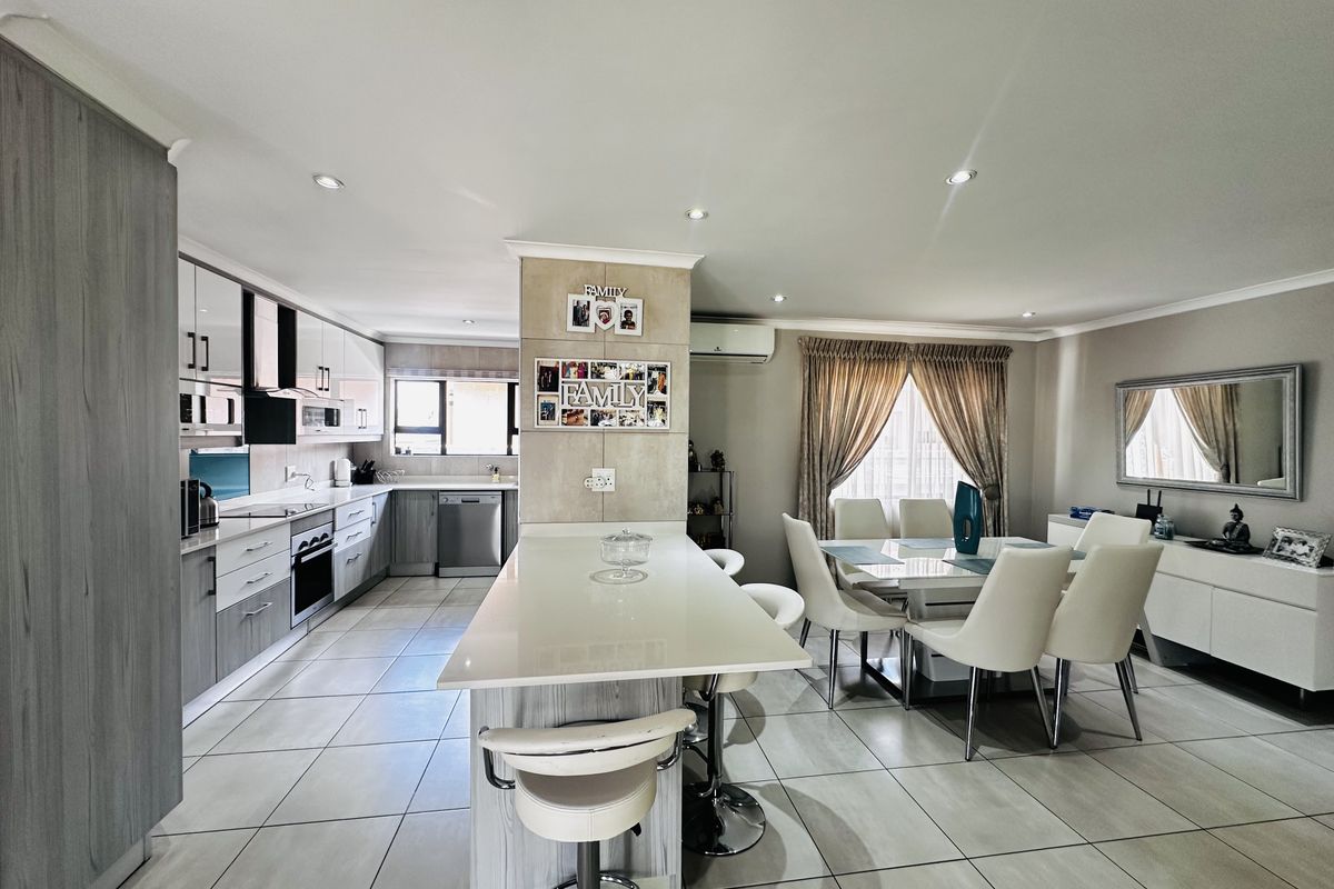 Elegant 3-Bedroom Family Home in Secure Helderwyk Estate - Photo 5