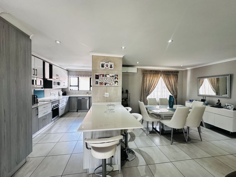 Elegant 3-Bedroom Family Home in Secure Helderwyk Estate - Photo 5