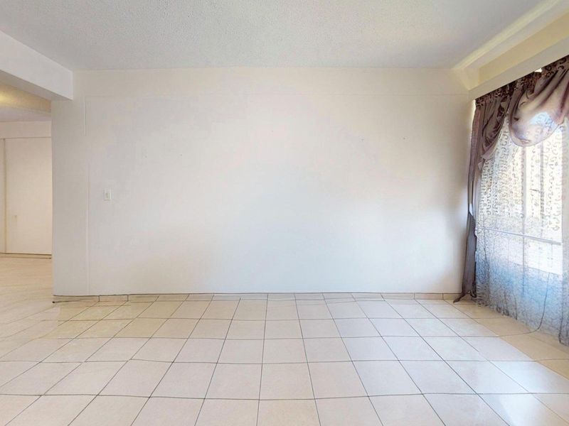 High-Demand 2-Bedroom Apartment in Potchefstroom Central - Photo 3