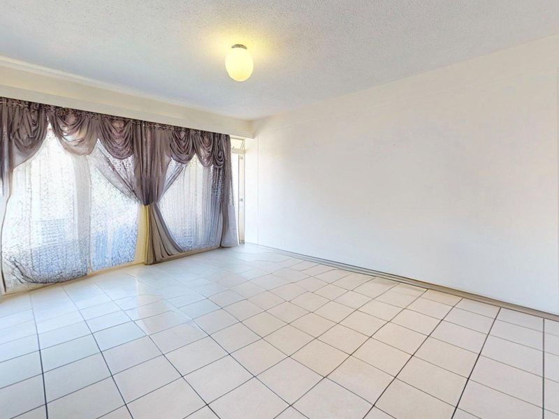 High-Demand 2-Bedroom Apartment in Potchefstroom Central - Photo 5