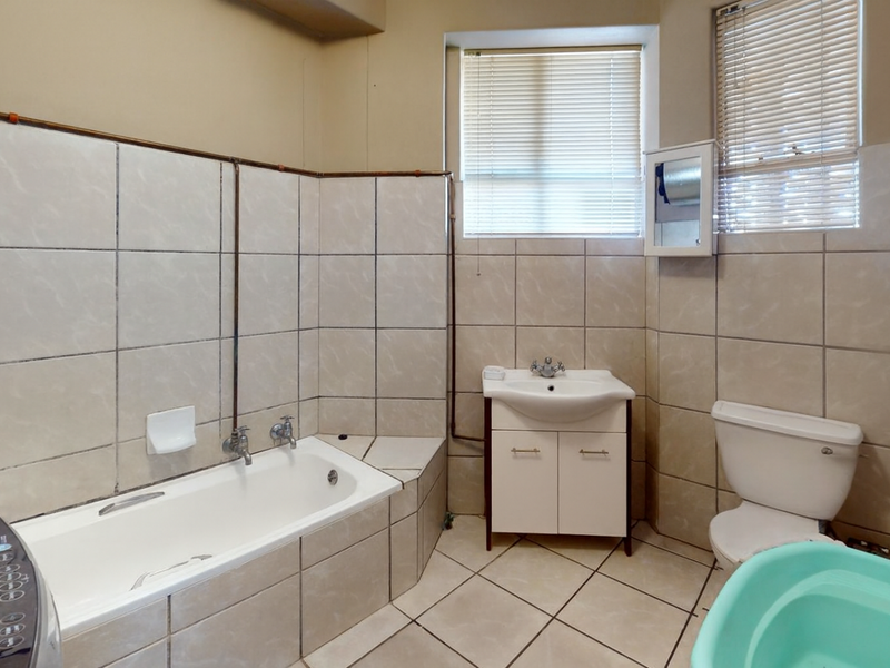 High-Demand 2-Bedroom Apartment in Potchefstroom Central - Photo 7