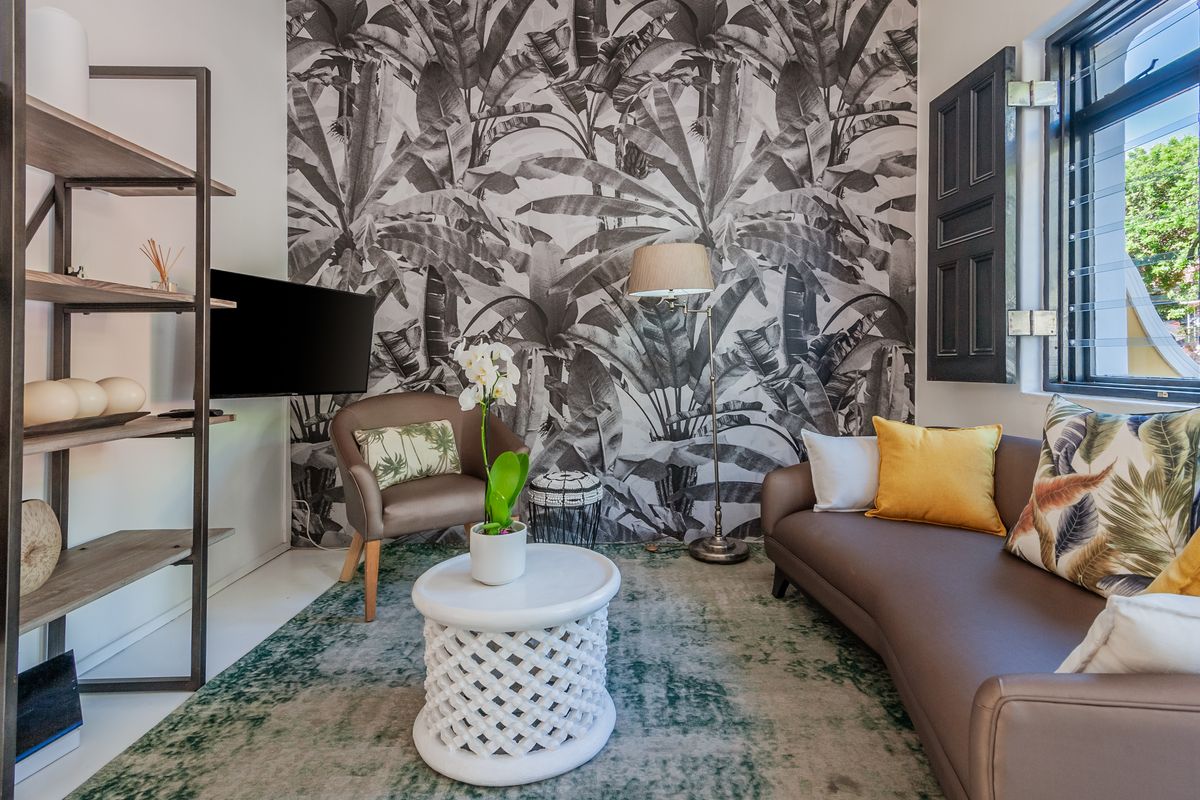 Cozy Two Bedroom Home - Photo 3