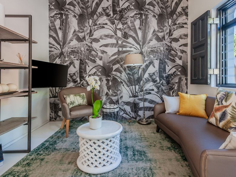 Cozy Two Bedroom Home - Photo 3