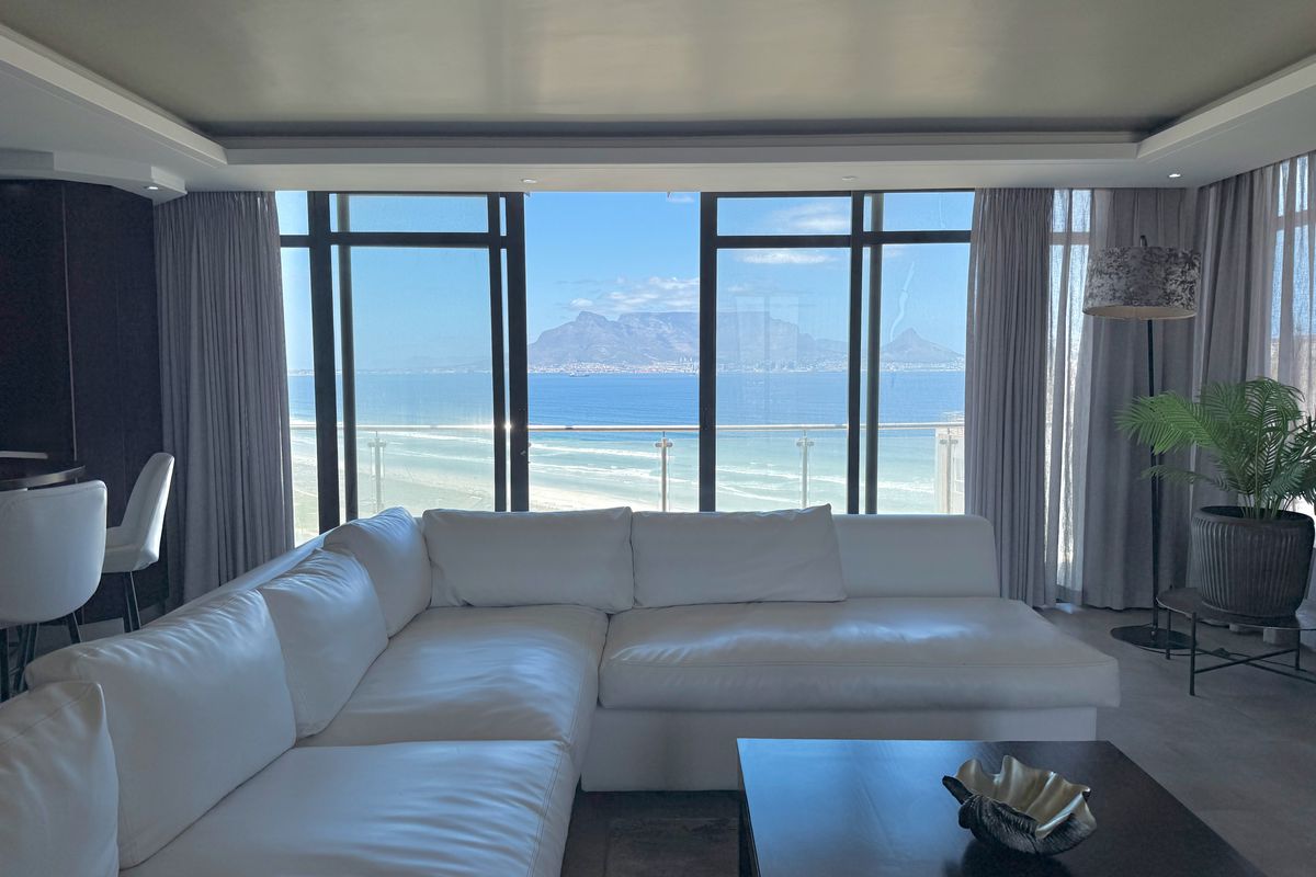12th Floor Bloubergstrand Penthouse | Direct Lift Access | Uninterrupted Sea And Table Mountain View - Photo 3