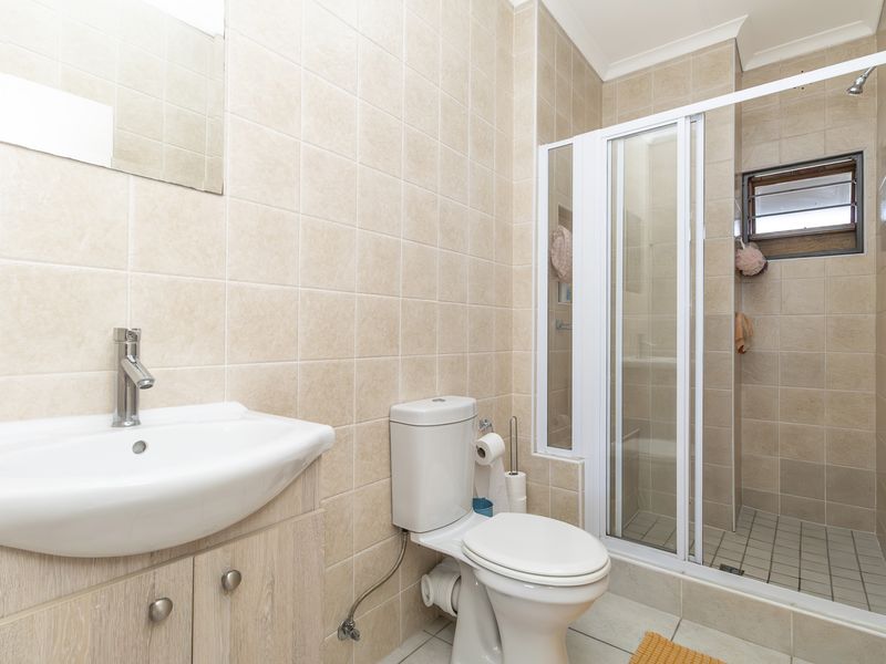 Modern 2 Bed 2 Bath Apartment with Backup Power in Prime Olivedale - Photo 7