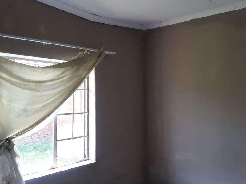 A home awaiting a TLC home lover - Photo 9