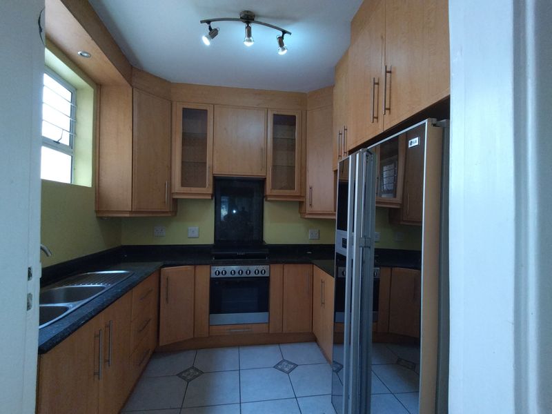 2.5 Beds  1 Garage Pet friendly Glenwood - Photo 3