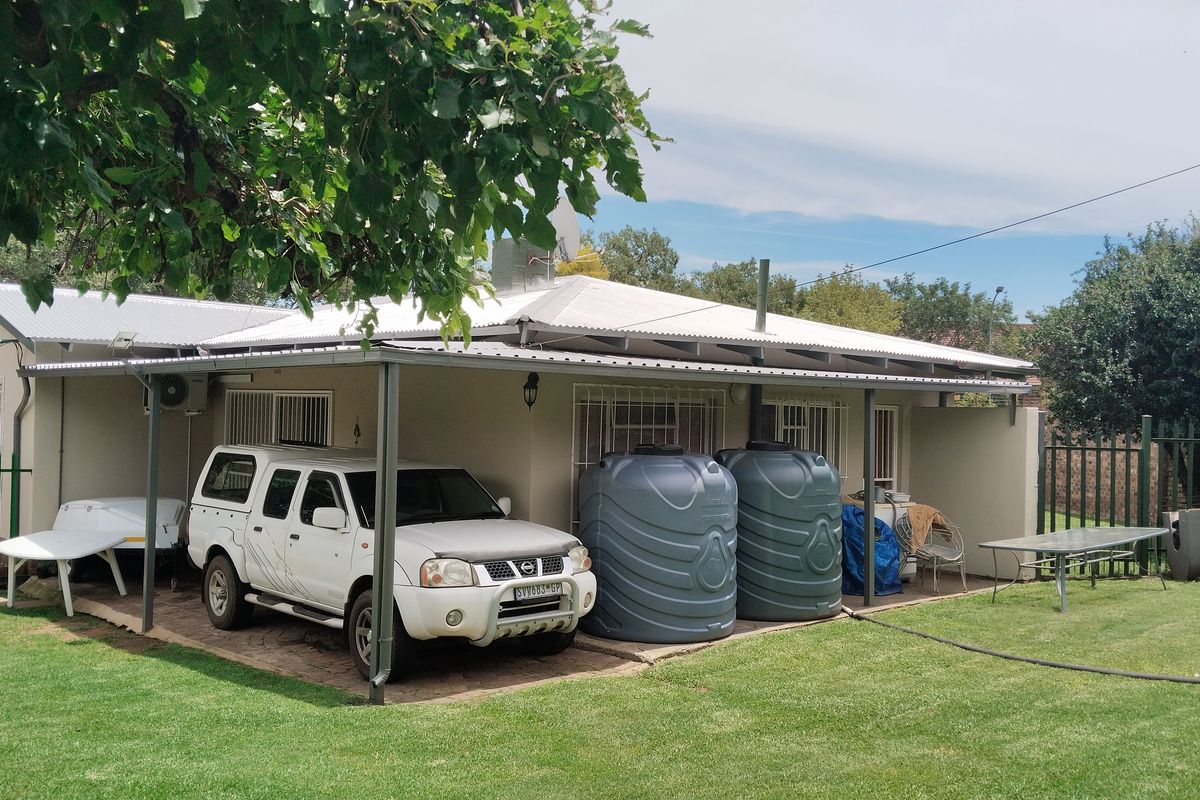 Neat, Secure & Perfectly Located Family Home – Move-In Ready - Photo 3