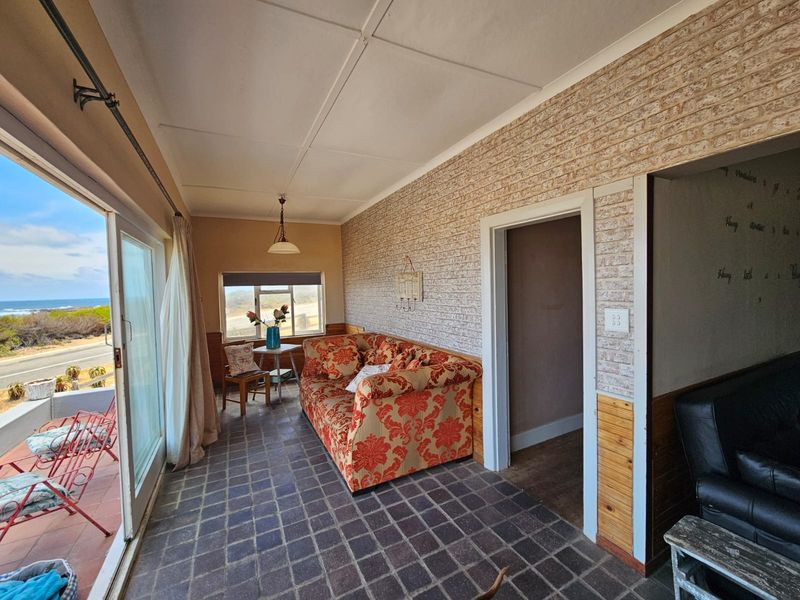 Where the ocean becomes part of everyday living. - Photo 10