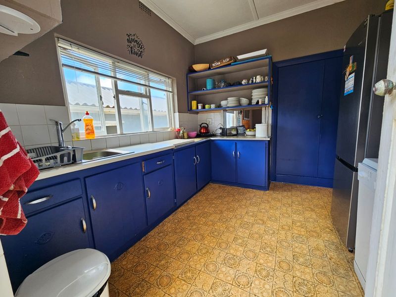 Where the ocean becomes part of everyday living. - Photo 9