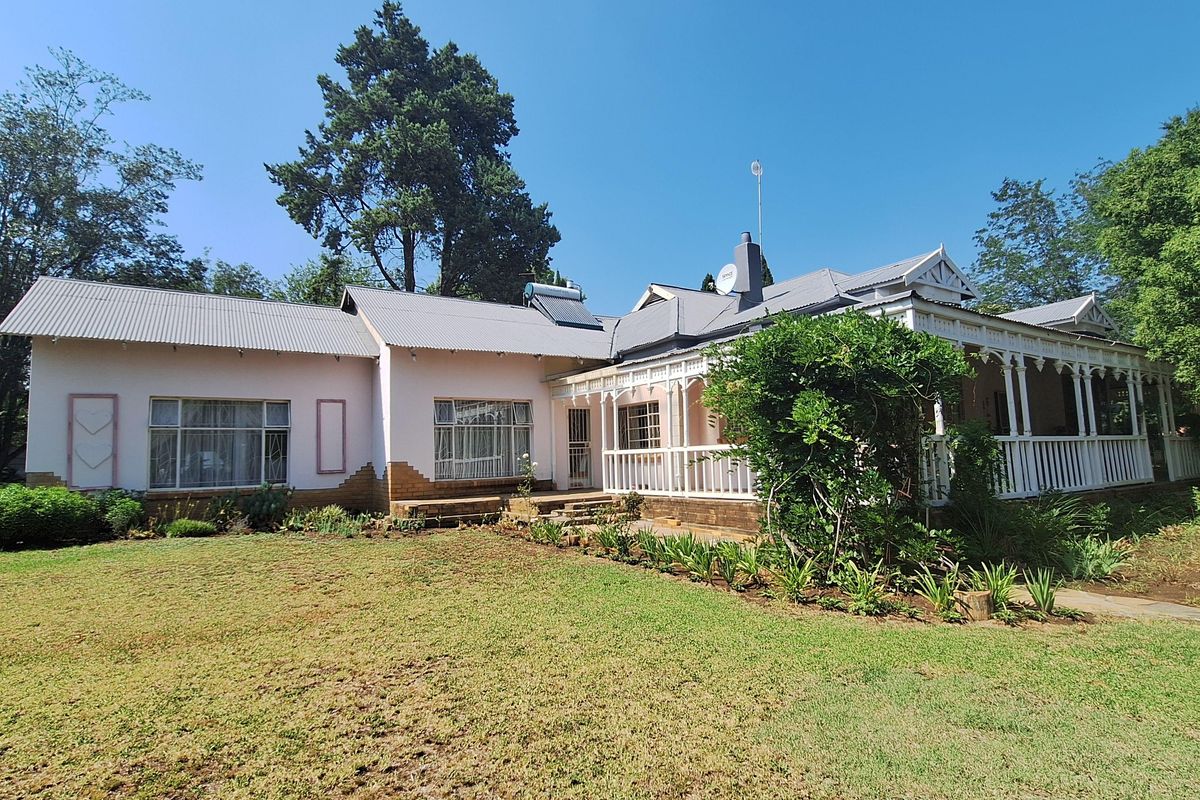 3 Bedroom house with 2 bedroom flat for sale and wraparound porch - Photo 4