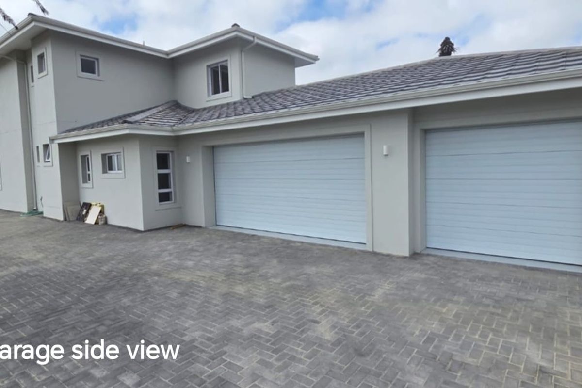 Awe-Inspiring Vista – Ocean, Lagoon, Golf Course & Mountain Views - Photo 2